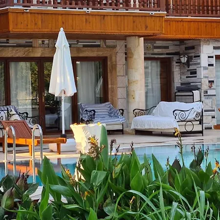 Stunning 10 Bedroom In داليان