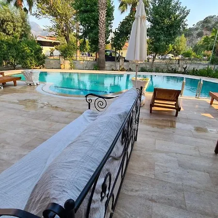 Stunning 10 Bedroom In
