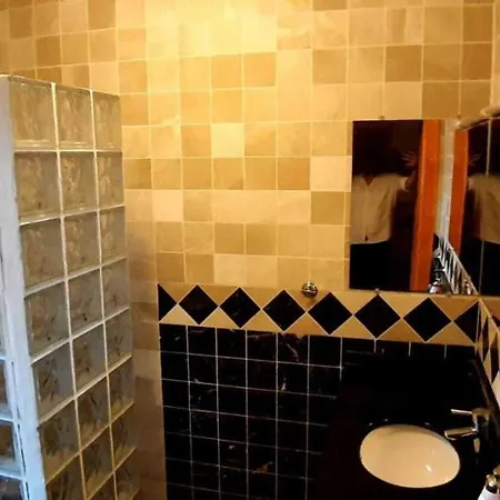 Stunning 10 Bedroom In 4*