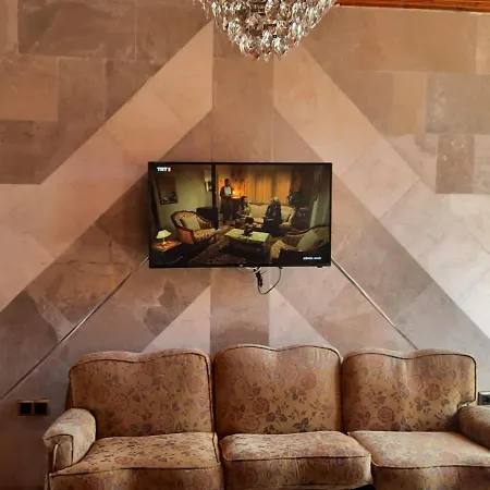 Stunning 10 Bedroom In فندق 4*