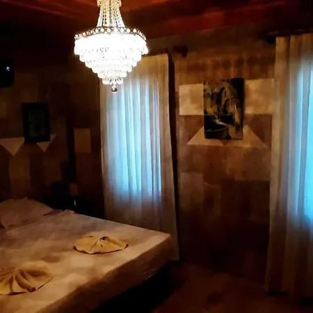 Stunning 10 Bedroom In 4*